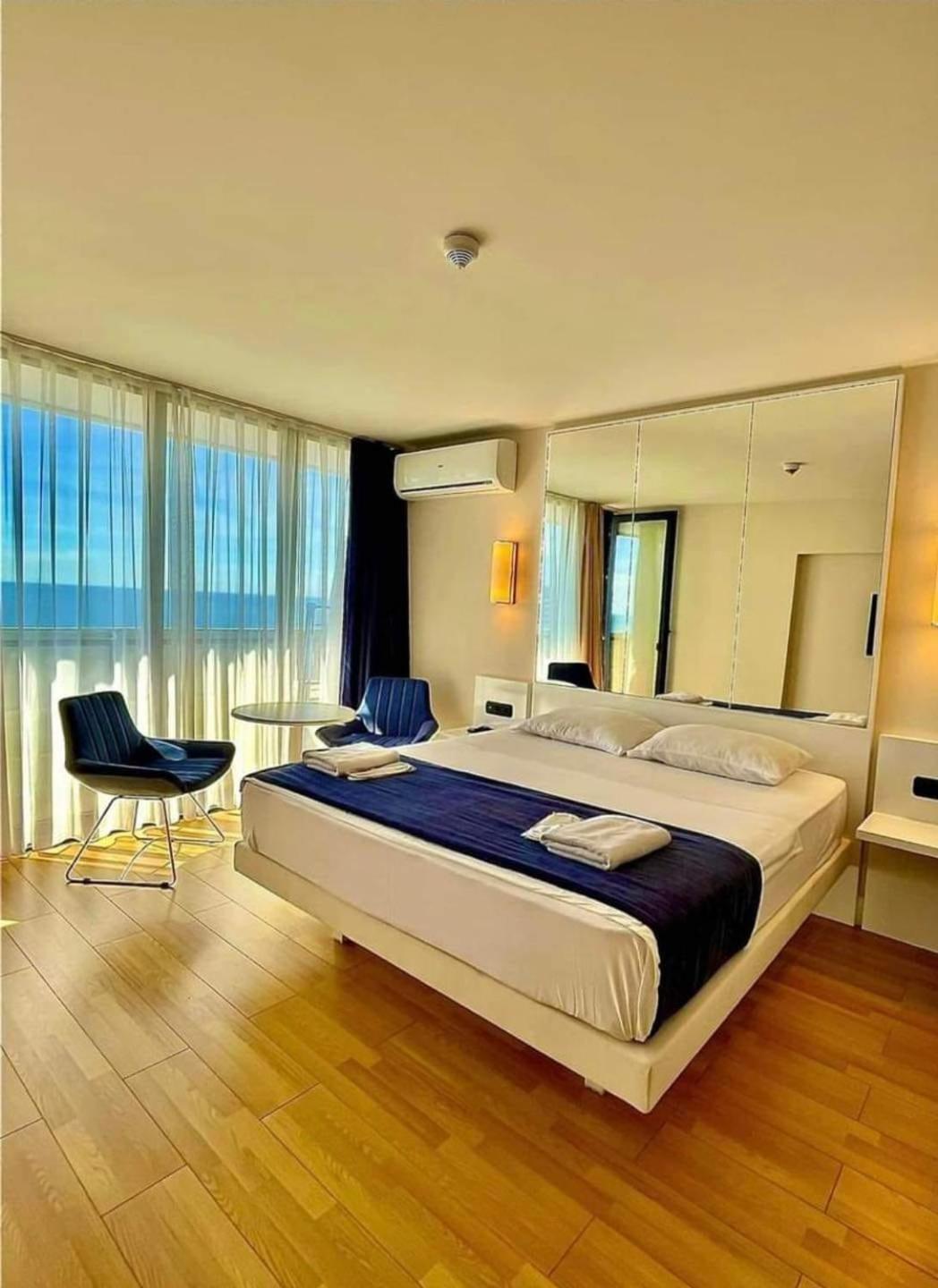 Natalia -Apartments In - Orbi City Batumi Exterior photo
